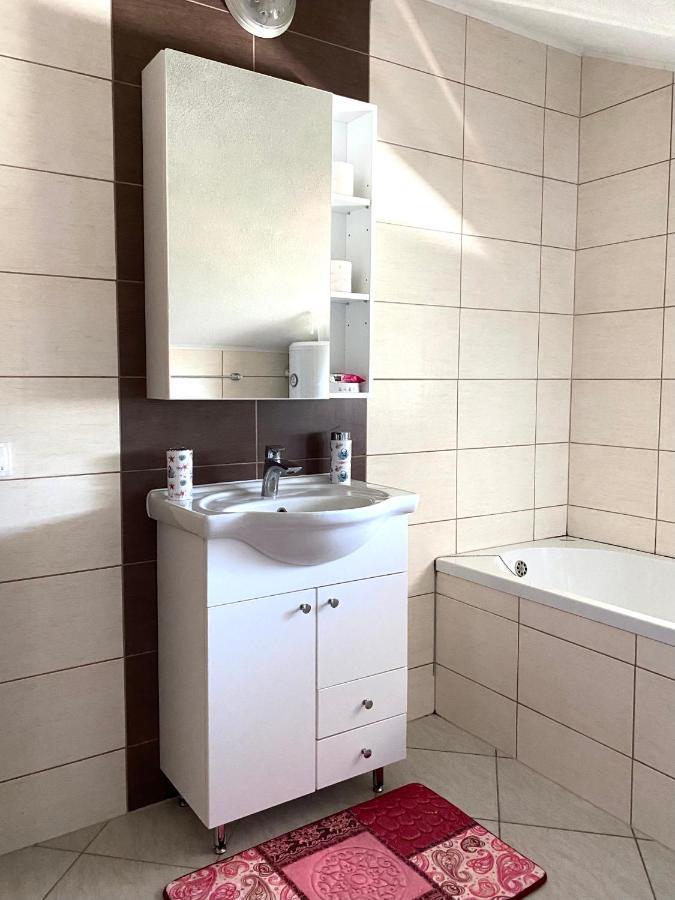 Bihać Big Apartment 3 Bedrooms מראה חיצוני תמונה