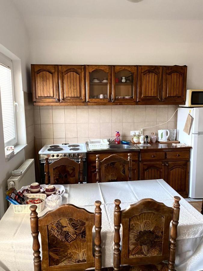 Bihać Big Apartment 3 Bedrooms מראה חיצוני תמונה