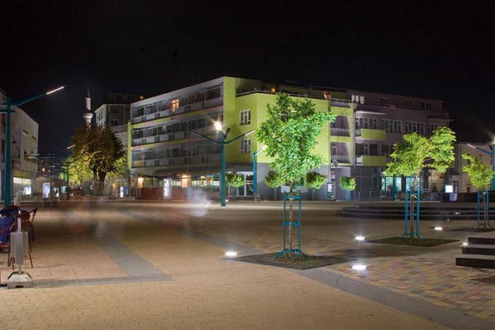 Bihać Big Apartment 3 Bedrooms מראה חיצוני תמונה