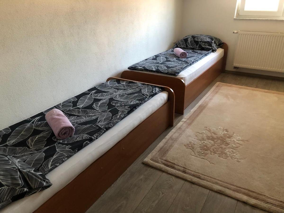 Bihać Big Apartment 3 Bedrooms מראה חיצוני תמונה